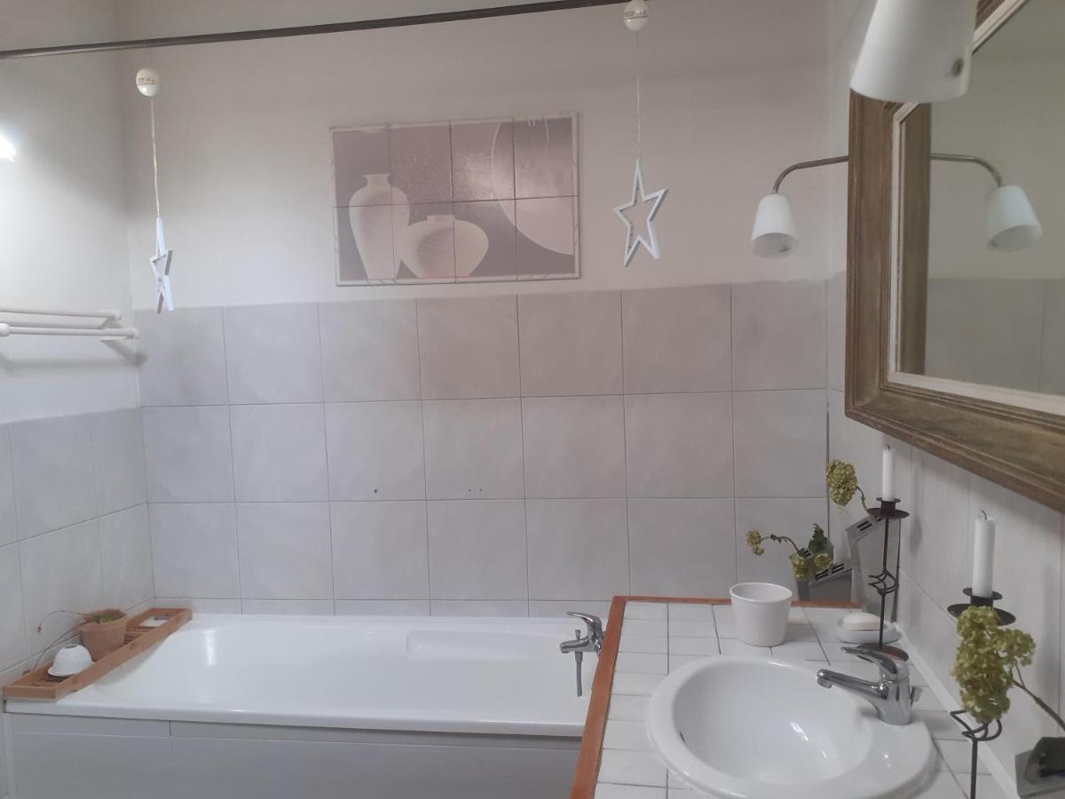 Chambre Dans Une Grande Maison Entre Canal Du Midi Et Centre Ville 베지에 외부 사진