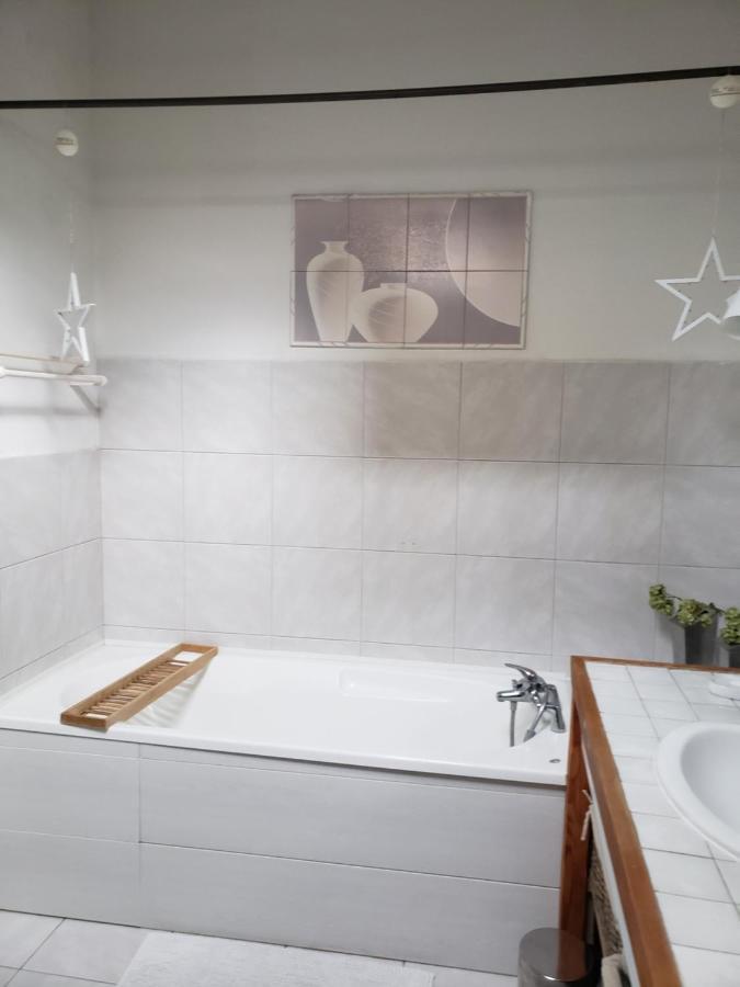 Chambre Dans Une Grande Maison Entre Canal Du Midi Et Centre Ville 베지에 외부 사진